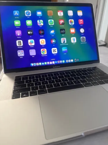macbook pro i7 2018