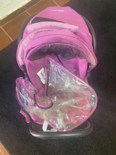 Cadeirinha para bebê em automóvel