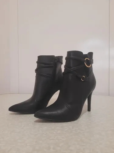 Bota Bebecê Cano Curto
