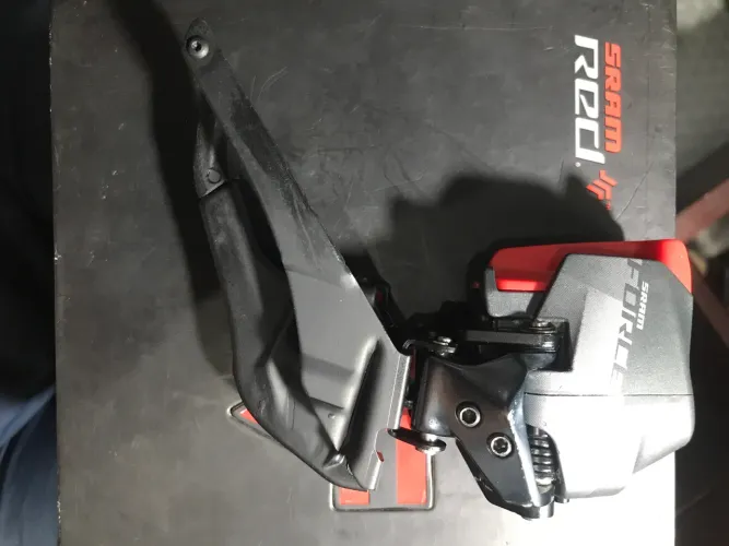 Câmbio dianteiro SRAM FORCE axs 12v 
