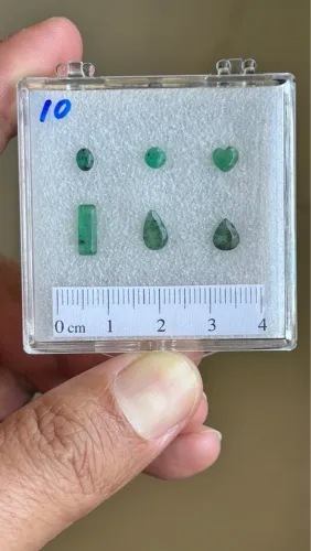 Pedras preciosas de esmeralda