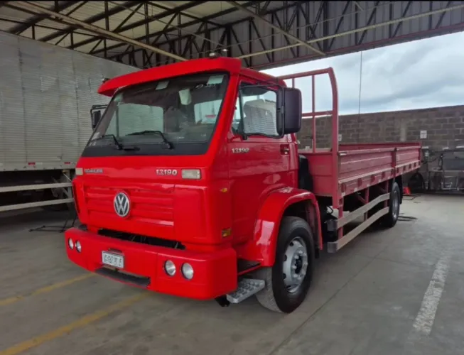 Volkswagen 13.190 Worker ano 2015 com carroceria de ferro, em SP