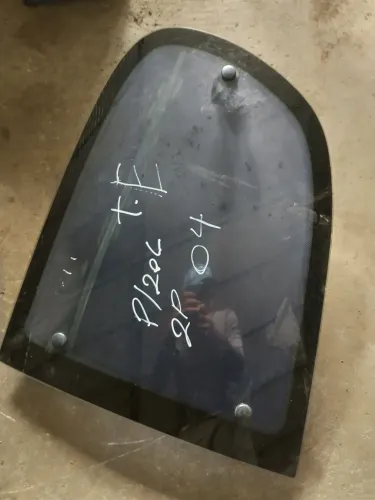 Vidro traseiro esquerdo Peugeot 2006 2p 04
