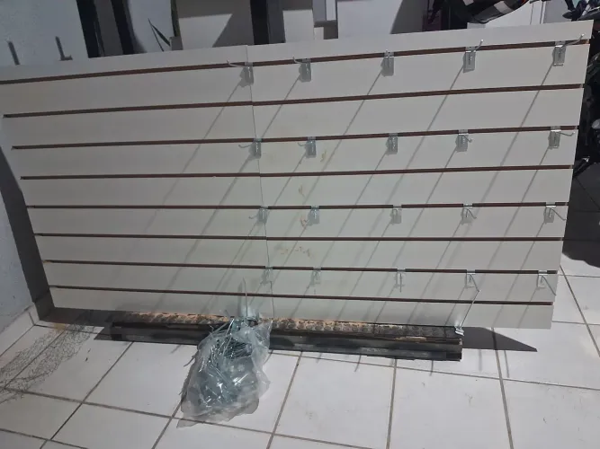Painel canaletado expositor para lojas e comércios 125 R$
