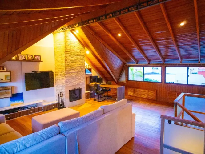 Triplex mobiliado - Jd das Américas