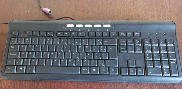 Teclado usado