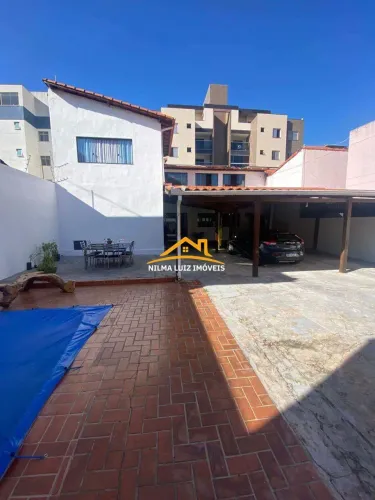 Venda de Casa com Piscina no Bairro Novo Guarujá - Betim, MG