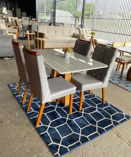 Conjunto de mesa com 4 cadeiras