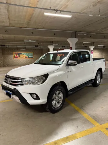 Hilux SRV 2017 maravilhosa pneus BF