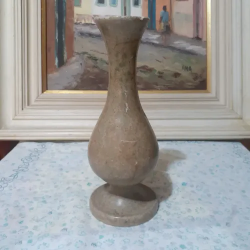 Vaso Decorativo em Pedra sabão. 