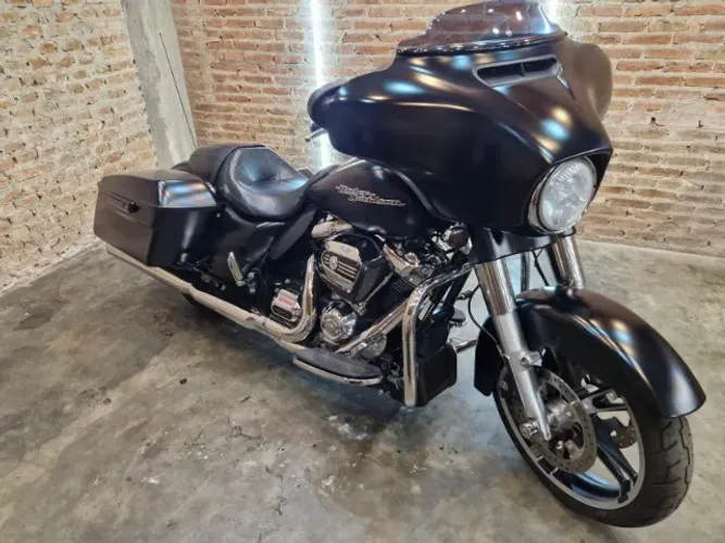 Street Glide Special muito nova!!!!