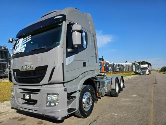 Iveco Hiway 440 6x2 Ano 21 Euro 5 Teto Alto Automático Mola Roda de alumínio dianteira