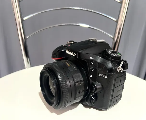 Nikon d7100 é lente 35mm 1.8