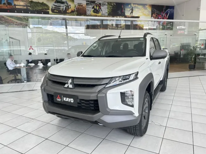 Mitsubishi L200 Tri. Outdo. GLS 2.4 CD 4X4 Die. AUT 2025