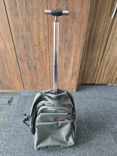 MOCHILA PARA NOTEBOOK COM CARRINHO EMBUTIDO