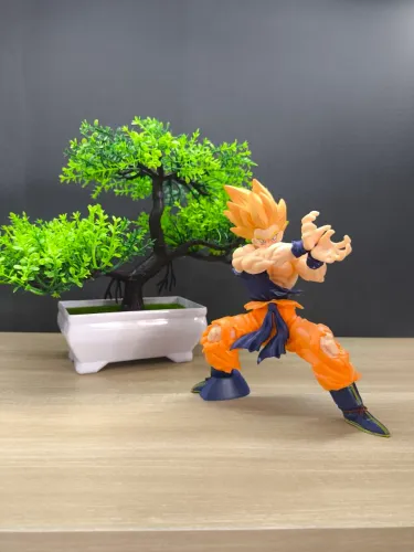 Action Figure Dragon Ball Z - Goku Super Saiyajin 16cm Kamehameha PVC