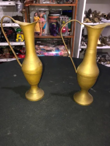 Duas pequena já feita de latão belas peça para decoração