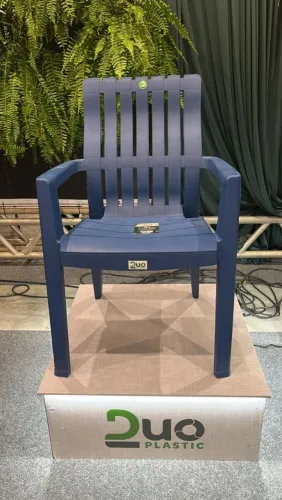 Poltrona plástica Thai off  pretas