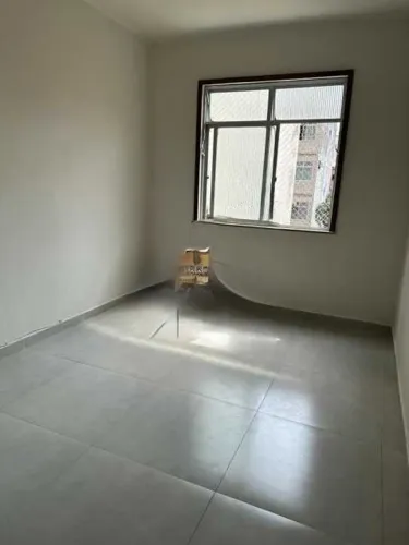 Apartamento - / Residencial / Glória