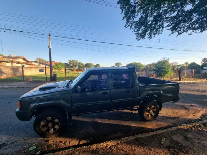 Mitsubishi L200 GL 2.5 4X4 CD Diesel 2001