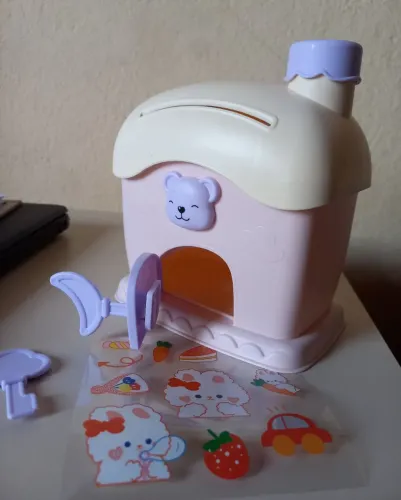 Cofrinho Infantil de Casinha com chave