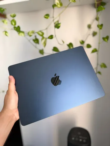 MacBook Air 13" M3 Midnight 16GB/512GB - Praticamente Novo, AppleCare+ até 2027