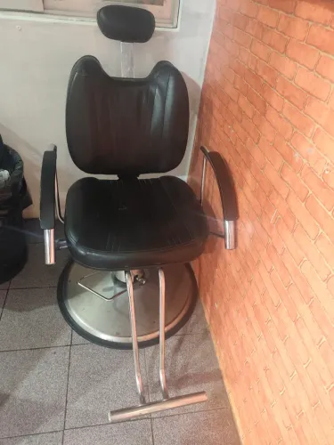 Vendo cadeira de barbeiro