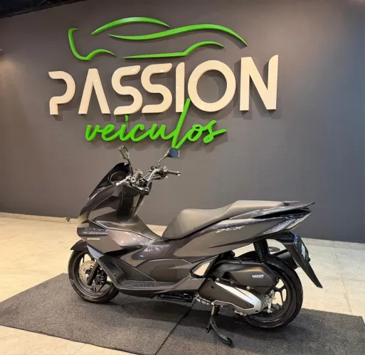 PCX 2024 automático Manual e chave reserva 3,500 km Único dono Estado de zero 21.900