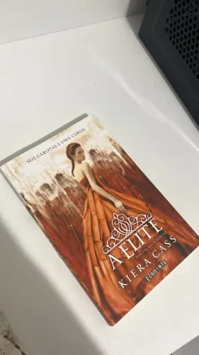 Livro A Elite - Ótimo estado