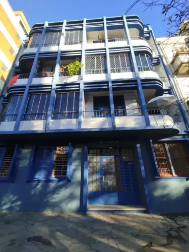 Apartamento 3 dormitórios à venda na Av. Cristóvão Colombo  Amplo, ensolarado e excelente 