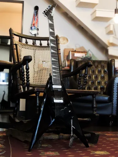 Guitarra Jackson King V JS32 nova