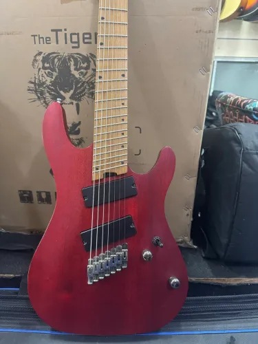 Guitarra 7 cordas Cort KX307 MS