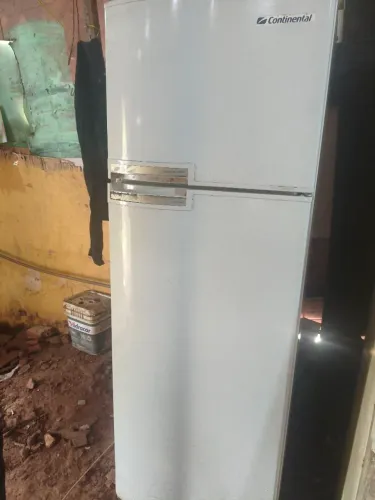 Vendo geladeira pra retirada de peças