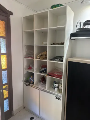 ARMÁRIO COM NICHO