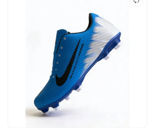 11 pares de chuteiras. Tenho número 38. 39 . 40. 41. 42. 43