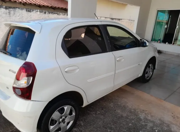 Toyota Etios X 1.3 Flex 16V 5P Mec. 2019