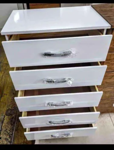 Cômoda 5 gavetas