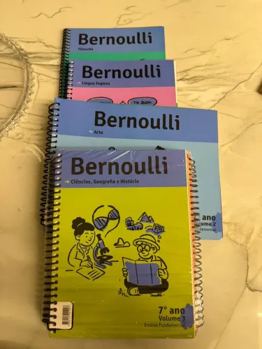 Livros Bernoulli novos, 7 ano volume 3