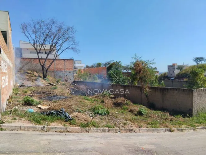 Terreno à venda, 360 m² por R$ 180.000,00 - Sao Damiao - Vespasiano/MG