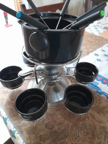 Conjunto para Fondue com 16 peças c/ tripé giratório