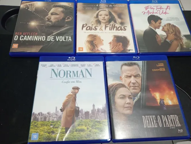 Lote com 9 filmes e 1 série todos em blu-ray.