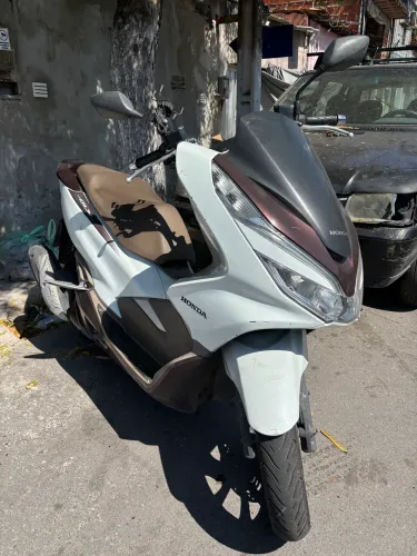 Honda PCX DLX 2021 ? 30.000 km