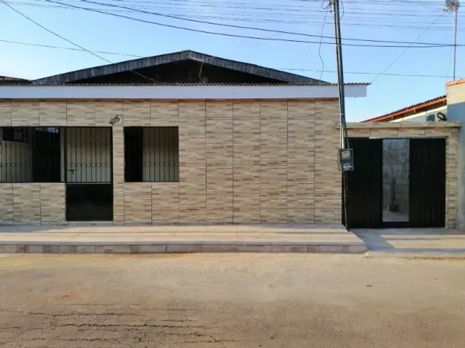 Alugo CASA - Bairro pista- R$ 1.300,00 proximo ao centro da Cidade