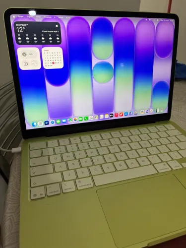 Macbook Neo 256GB - Cor Amarelo Cítrico