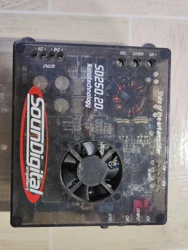 Módulo Amplificador Digital SounDigital SD250.2D Nano + cabo RCA blindado.