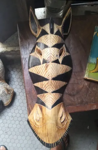 Esculturas e Máscaras de Decoração