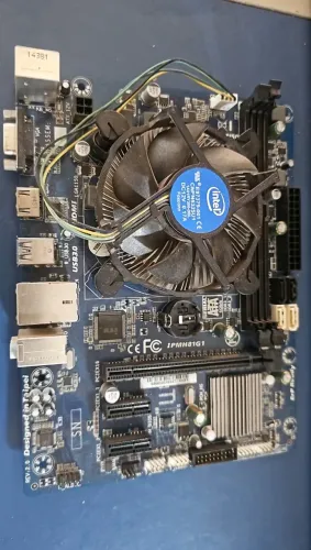 Placa Mãe PCWare IPMH81G1 (LGA 1150) Intel H81 - Preço negociável