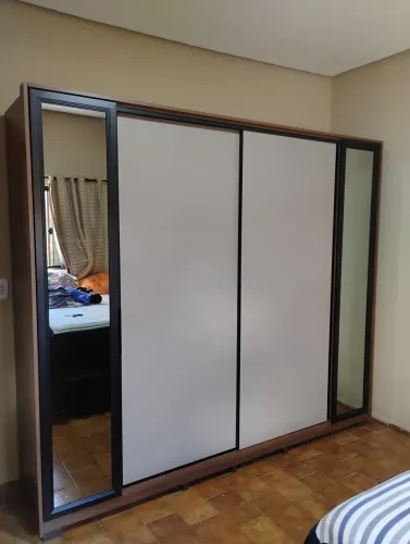 Guarda roupa casal