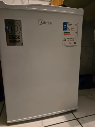 Frigobar Midea 67 litros