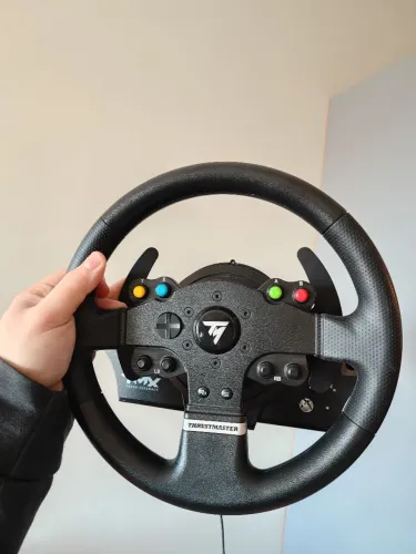 Volante Trustmaster TMX Force Feedback para retirada de peças
